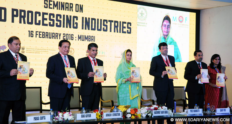 The Union Minister for Food Processing Industries, Smt. Harsimrat Kaur Badal releasing the food processing report at the Seminar on Food Processing Industries “Opportunities in the food processing sector”, during the Make in India Week function, in Mumbai on February 16, 2016. 
