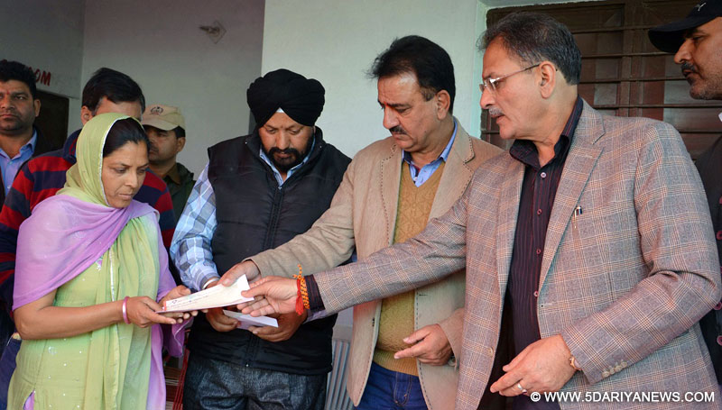 	Speaker distributes cheques under Swachh Bharat Abhiyan
