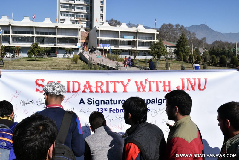 Students of University of Kashmir participate in a signature campaign to show solidarity with JNU students in Srinagar, on Feb 23, 2016.