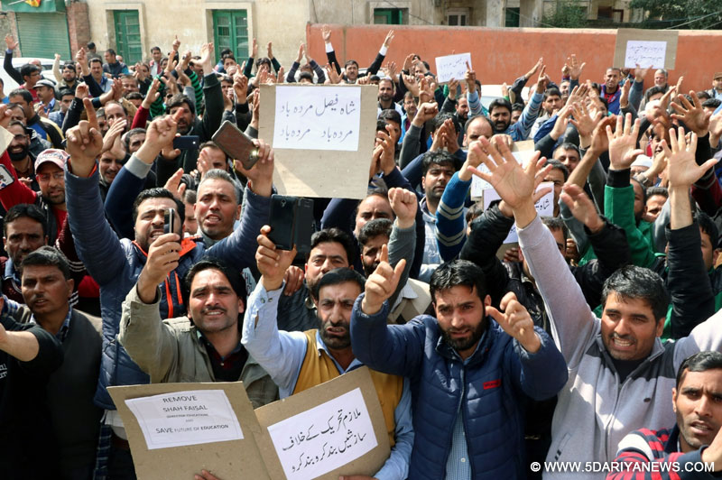 Teachers stage a demonstration to press for their demands in Srinagar, on Feb 29, 2016.