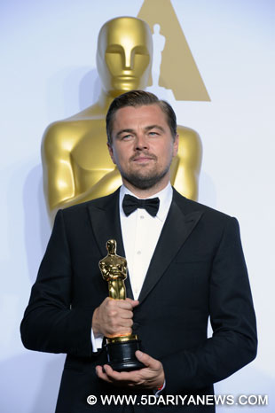 Leonardo DiCaprio, actor in a leading role nominee for his role in "The Revenant", arrives for the red carpet of the 88th Academy Awards at the Dolby Theater in Los Angeles, the United States.