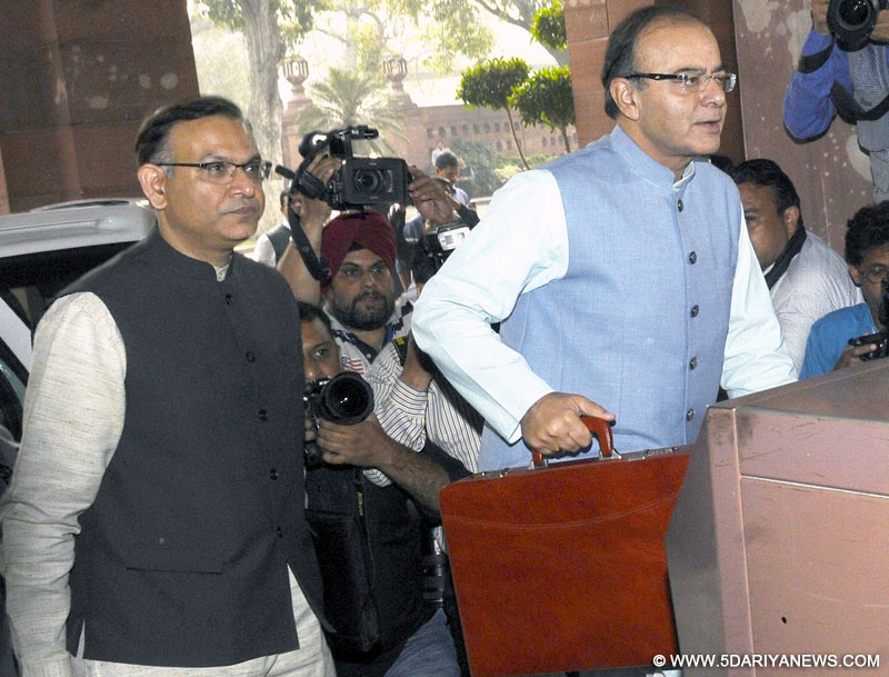 LPG connections for all poor households: Arun Jaitley