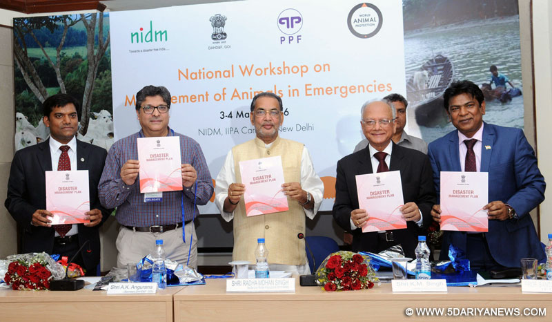 The Union Minister for Agriculture and Farmers Welfare, Shri Radha Mohan Singh releasing the ‘Disaster Management Plan’, at the “National Workshop on Management of Animals in Emergencies”, organised by the National Institute of Disaster Management, in New Delhi on March 03, 2016. 