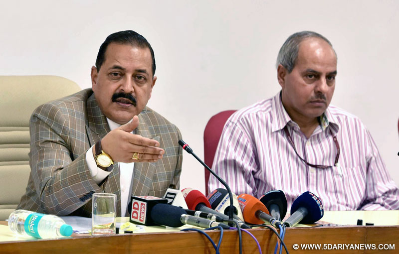 Dr. Jitendra Singh briefing the media, in New Delhi on March 03, 2016.