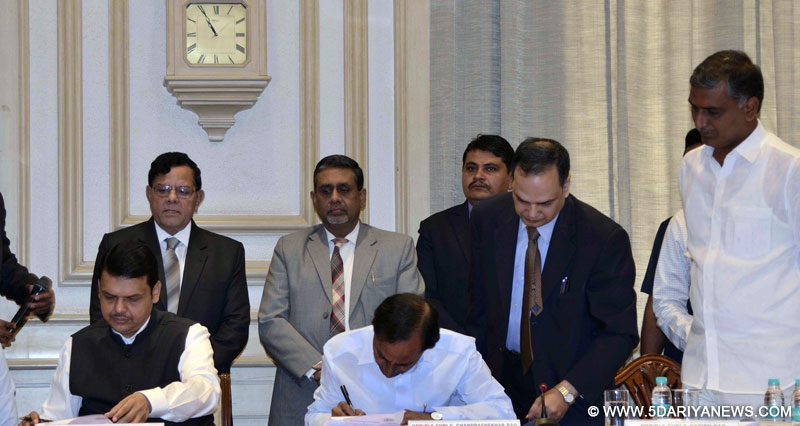 Maharashtra Chief Minister Fadnavis and Telangana Chief Minister K Chandrasekhar Rao signed MoUs for the construction of five barrages in Mumbai on March 8, 2016. 