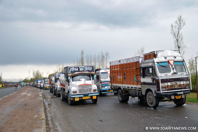 Jammu-Srinagar highway restored for one-way traffic