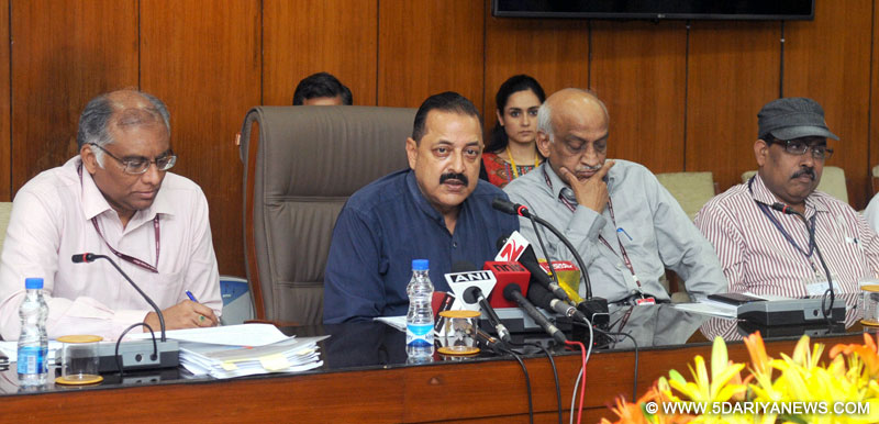 Dr. Jitendra Singh briefing the media on use of space technology in various Ministries, in New Delhi on March 31, 2016. The Secretary, Department of Space and Chairman, ISRO, Shri A.S. Kiran Kumar is also seen.