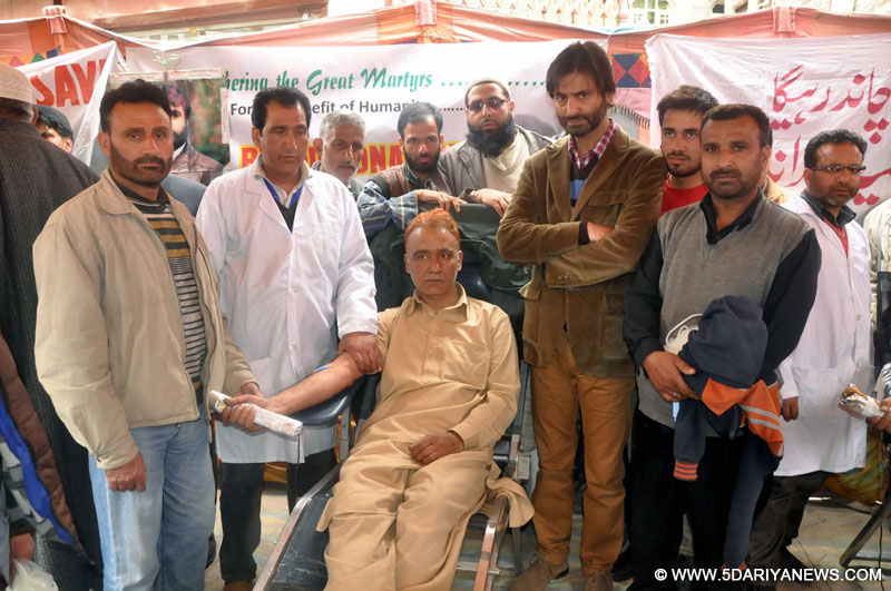 JKLF organises blood donation camp on Dr Guru
