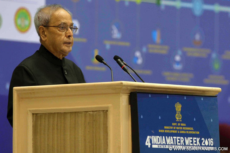 President Pranab Mukherjee addresses the valedictory function of the 4th India Water Week-2016, in New Delhi on April 8, 2016.