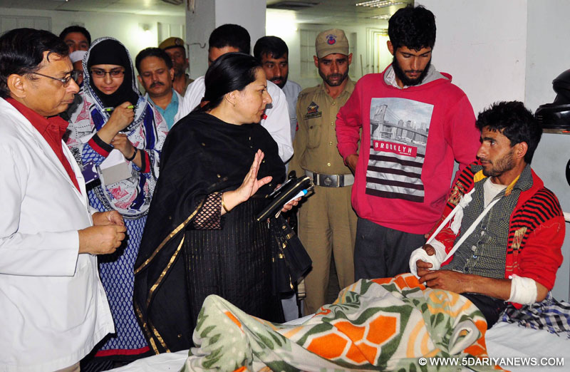 	Asiea Naqash enquires wellbeing of Doda accident victims
