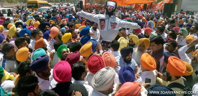 	Akali Dal protests AAP, Kejriwal double-speak on SYL Canal