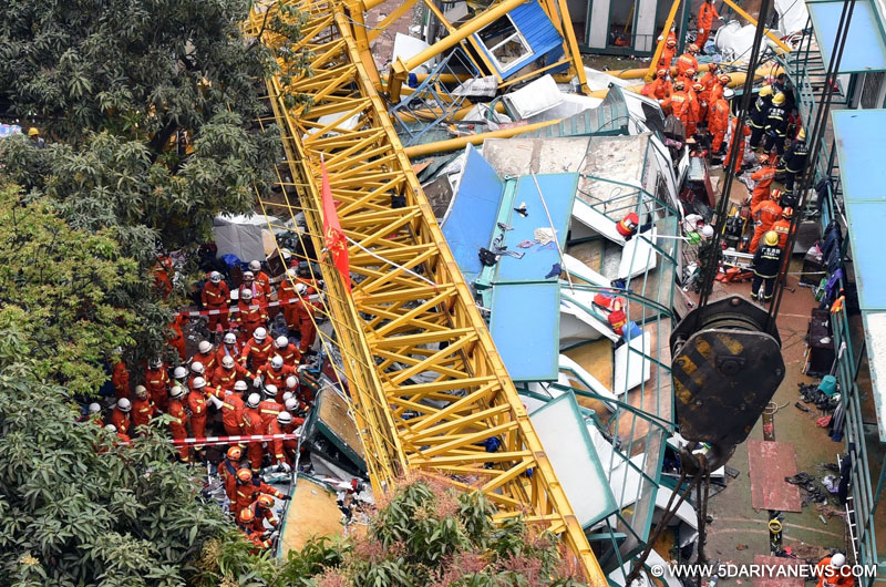 12 die in China construction site collapse
