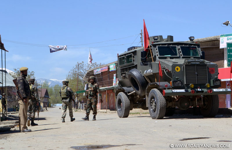 Handwara: Security personnel enforce curfew imposed in Handwara of Jammu and Kashmir