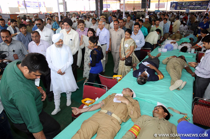 Nirankaris Hold 79 Blood Donation Camps , 1589 Units Donated In Delhi