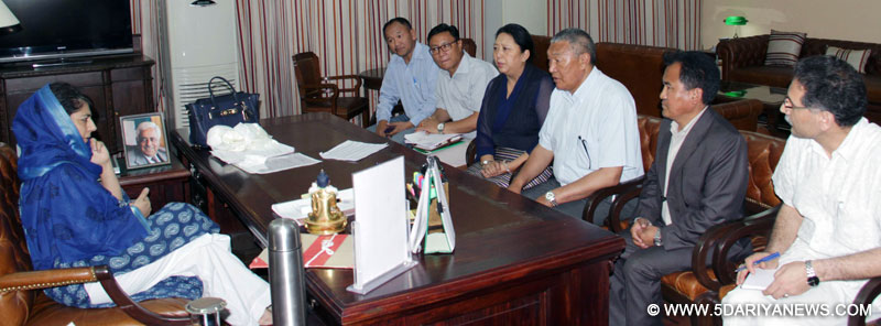 Tibetan delegation calls on Mehbooba Mufti