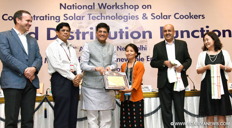  The Minister of State (Independent Charge) for Power, Coal and New and Renewable Energy, Shri Piyush Goyal gave away the “CST and Solar Cooker Excellence Awards, during the National Workshop on Concentrating Solar Thermal (CST) and Solar Cookers, organised by the Ministry of New and Renewable Energy (MNRE), in New Delhi on April 29, 2016. The Secretary, Ministry of New & Renewable Energy, Shri Upendra Tripathy is also seen.