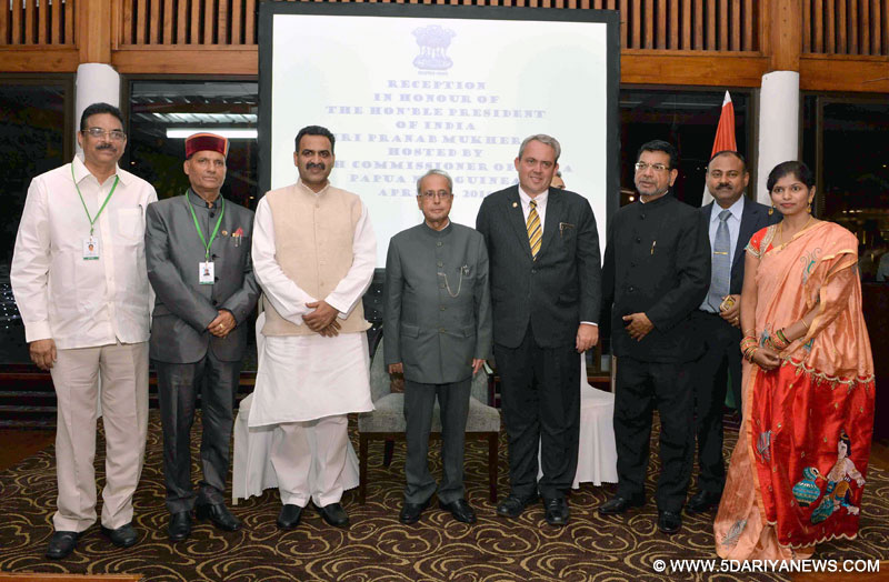 The President of India, Shri Pranab Mukherjee in a group photograph at the Indian Community Reception by the High Commissioner of India to Papua New Guinea, Shri Nagendra Kumar Saxena, in Papua New Guinea on April 29, 2016.