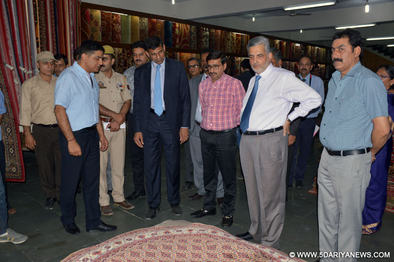 RBI Governor Raghuram G Rajan Visits Shalimar Floorings Pvt.Ltd.