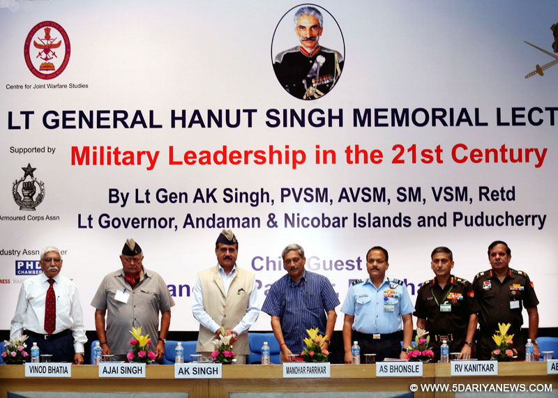 The Lt. Governor of Andaman & Nicobar Islands, Lt. General (Retd.) Shri A.K. Singh, the Union Minister for Defence, Shri Manohar Parrikar and other dignitaries at the Lt. Gen. Hanut Singh Memorial Lecture function, in New Delhi on May 09, 2016.