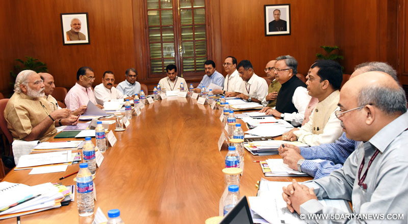 The Prime Minister, Shri Narendra Modi chairing a high level meeting on drought and water scarcity with the Chief Minister of Chhattisgarh, Dr. Raman Singh, in New Delhi on May 17, 2016.