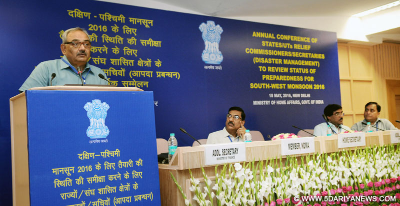The Union Home Secretary, Shri Rajiv Mehrishi addressing at the inauguration of the Annual Conference of Relief Commissioners/Secretaries, Department of Disaster Management of States/UTs - 2016, in New Delhi on May 18, 2016.