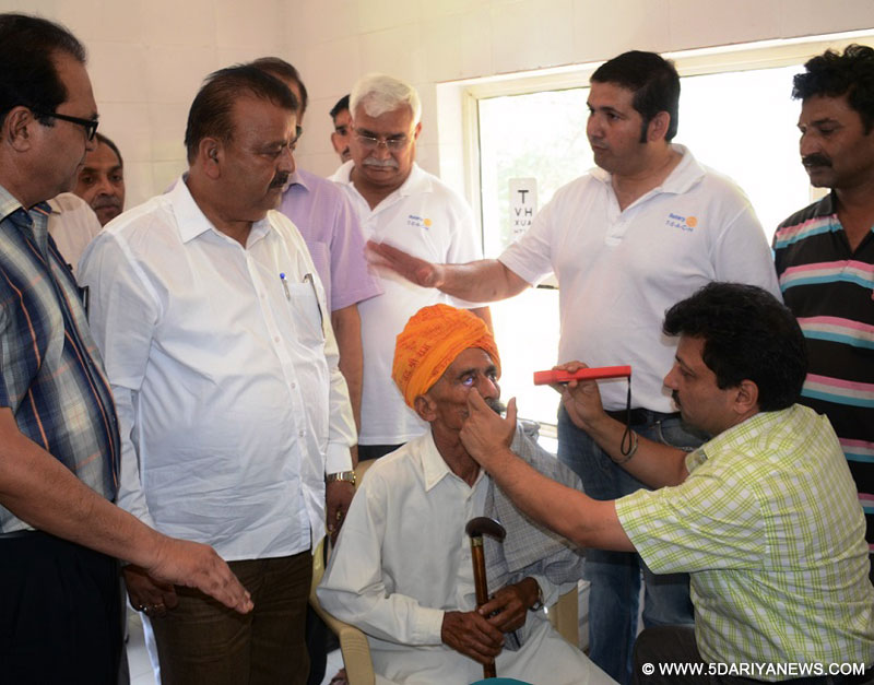 	Chander Parkash Ganga inaugurates Day Care cum Eye Hospital