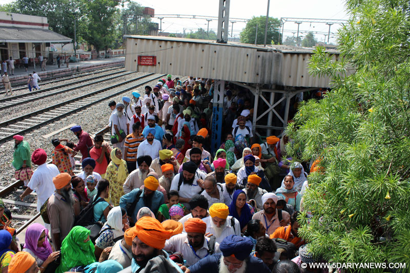 	Train With More Than 1050 Pilgrims Reaches Back Sahnewal From Sri Hazoor Sahib