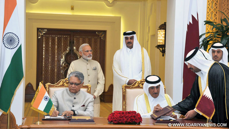 The Prime Minister, Shri Narendra Modi and His Highness Sheikh Tamim Bin Hamad Al Thani witnessing the signing of agreements to strengthen India-Qatar ties, in Doha, Qatar on June 05, 2016.