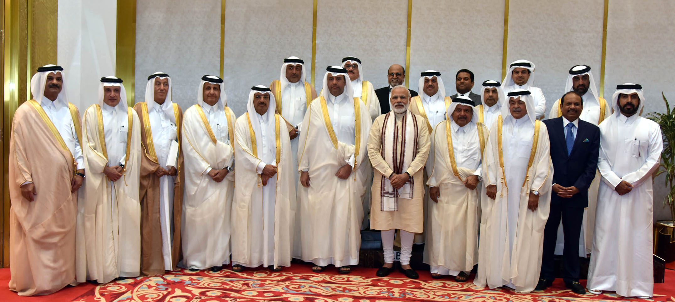 The Prime Minister, Shri Narendra Modi with the Business Leaders, at Doha, Qatar on June 05, 2016.