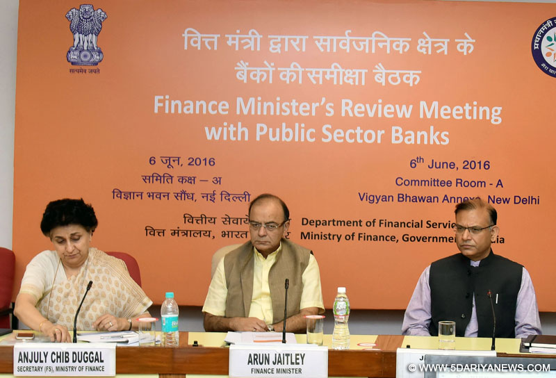 The Union Minister for Finance, Corporate Affairs and Information & Broadcasting, Shri Arun Jaitley holding the Quarterly Performance Review Meeting of the Chairman and Managing Directors/CEOs of Public Sector Banks (PSBs) and Financial Institutions, in New Delhi on June 06, 2016. The Minister of State for Finance, Shri Jayant Sinha and the Secretary, Department of Financial Services, Smt. Anjuly Chib Duggal are also seen.