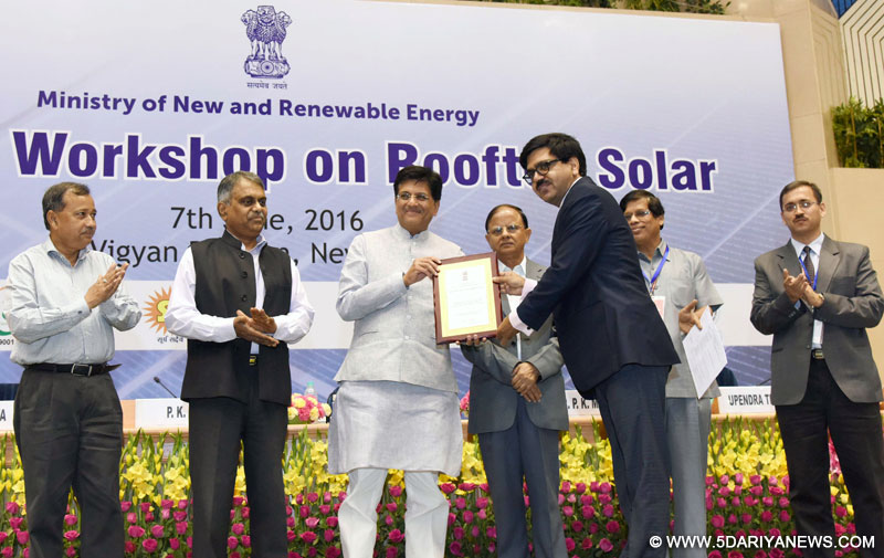Piyush Goyal presented the National Excellence Awards-2016, at the inaugural session of the National Workshop on Rooftop Solar Power, organised by the Ministry of New & Renewable Energy, in New Delhi on June 07, 2016. 