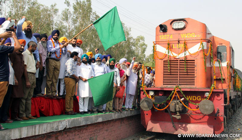 ਮੁੱਖ ਮੰਤਰੀ ਤੀਰਥ ਦਰਸ਼ਨ ਯਾਤਰਾ ਯੋਜਨਾ : ਹਲਕਾ ਦਾਖਾ ਤੋਂ 1000 ਤੋਂ ਵਧੇਰੇ ਯਾਤਰੀਆਂ ਸਮੇਤ ਰੇਲ ਗੱਡੀ ਸ੍ਰੀ ਹਜ਼ੂਰ ਸਾਹਿਬ ਲਈ ਰਵਾਨਾ