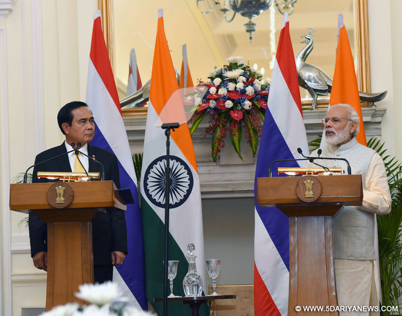 The Prime Minister, Shri Narendra Modi at the Joint Press Statement with the Prime Minister of the Kingdom of Thailand, General Prayut Chan-o-cha, in New Delhi on June 17, 2016.
