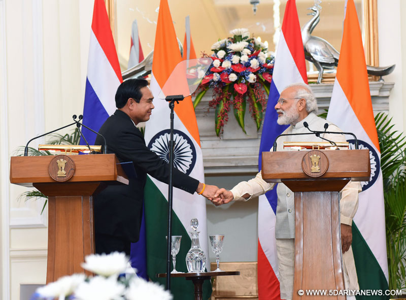 The Prime Minister, Shri Narendra Modi at the Joint Press Statement with the Prime Minister of the Kingdom of Thailand, General Prayut Chan-o-cha, in New Delhi on June 17, 2016.