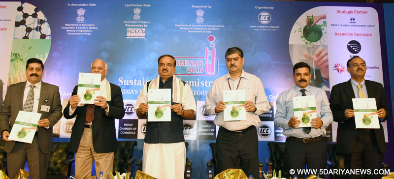 The Union Minister for Chemicals and Fertilizers, Shri Ananth Kumar releasing the publication at the inauguration of the “CHEMINAR – 2016”, in New Delhi on June 24, 2016. The Secretary, Department of Fertilizers, Shri Anuj Kumar Bishnoi and other dignitaries are also seen.
