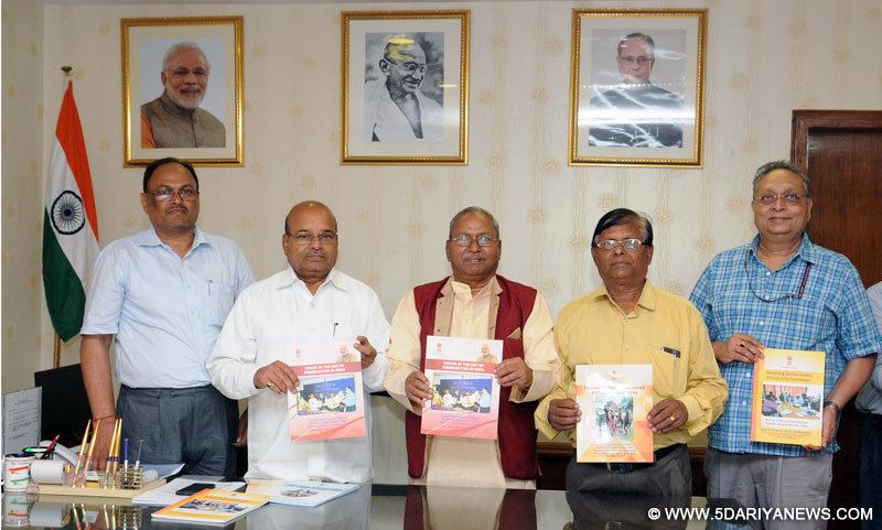 The Union Minister for Social Justice and Empowerment, Shri Thaawar Chand Gehlot releasing a booklet on the de-notified tribes, in New Delhi on June 27, 2016.
