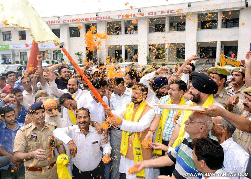 Chaudhary Lal Singh flags off first batch of Shri Amarnathji Yatra from Lakhanpur