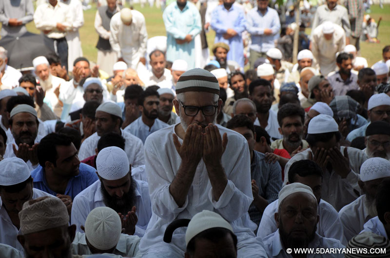Anjuman-e-Sharie Shian observes Jumat-ul-Wida, Yaum-ul-Quds, Kashmir day