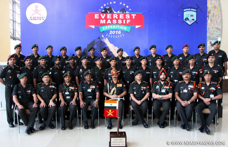 The Chief of Army Staff, General Dalbir Singh in a group photograph with the team members of the Indian Army Mount Everest Expedition 2016, in New Delhi on July 05, 2016.