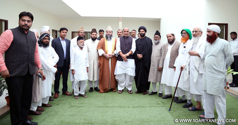 A delegation of Imams led by the Chief All India Imams Organisation, Dr. Imam Umer Ahmed Ilyasi calling on the Union Home Minister, Shri Rajnath Singh, in New Delhi on July 12, 2016.