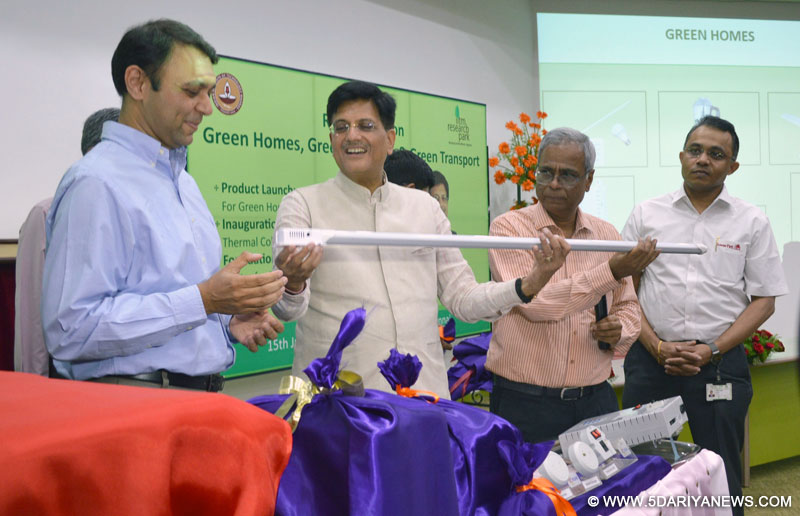 The Minister of State for Power, Coal, New and Renewable Energy and Mines (Independent Charge), Shri Piyush Goyal launching the energy efficient LED tube light as a part of the Green Technology Innovation, at IIT Madras, Tamil Nadu on July 15, 2016. 
