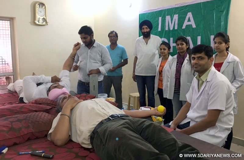 35 units of bloods collected at by Indian Medical Association Mohali, Doctors Donate the blood