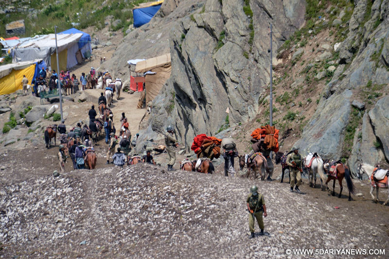1,87,903 pilgrims perform Amarnath Yatra so far, 1,500 leave for valley