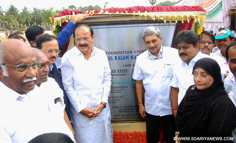 The Union Minister for Defence, Shri Manohar Parrikar addressing the gathering at the Foundation Stone laying ceremony of the Dr. A.P.J. Abdul Kalam National Memorial, at Rameswaram on July 27, 2016.
