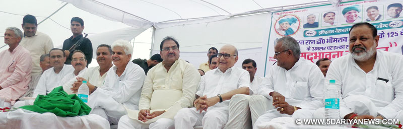हरियाणा में भाईचारा खराब करके भाजपा ने पेश किया गुजरात मॉडल : अभय सिंह चौटाला