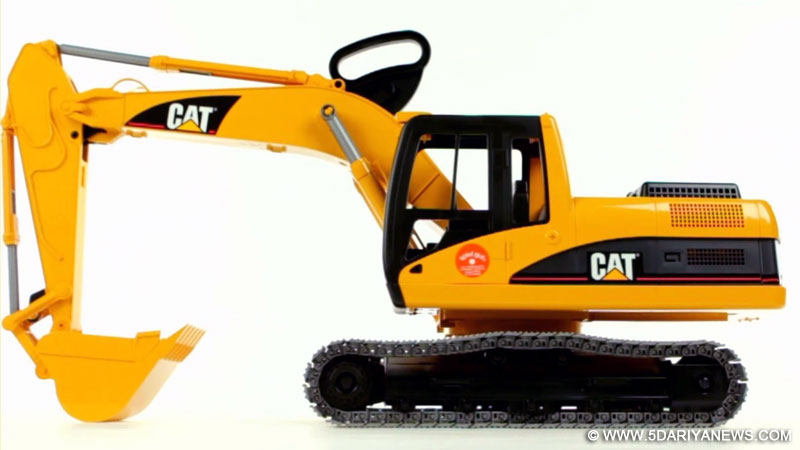 Hyundai, Volvo, Komatsu and Caterpillar are the leading Companies in Philippines Excavator Market
