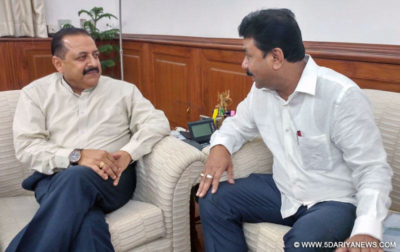 The Speaker of Assam Legislative Assembly, Shri Ranjeet Kumar Dass calling on the Minister of State for Development of North Eastern Region (I/C), Prime Minister’s Office, Personnel, Public Grievances & Pensions, Atomic Energy and Space, Dr. Jitendra Singh, in New Delhi on August 01, 2016.