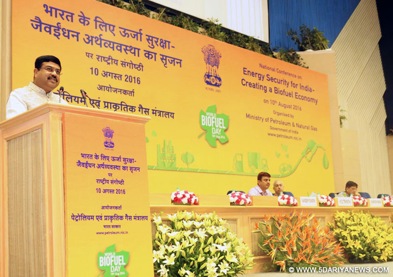 The Minister of State for Petroleum and Natural Gas (Independent Charge), Shri Dharmendra Pradhan addressing at the inauguration of the National Conference on “Energy Security for India-Creating a Biofuel Economy”, on the occasion of the World Biofuel Day, in New Delhi on August 10, 2016. The Minister of State for Power, Coal, New and Renewable Energy and Mines (Independent Charge), Shri Piyush Goyal and the Secretary, Ministry of Petroleum and Natural Gas, Shri K.D. Tripathi are also seen. 