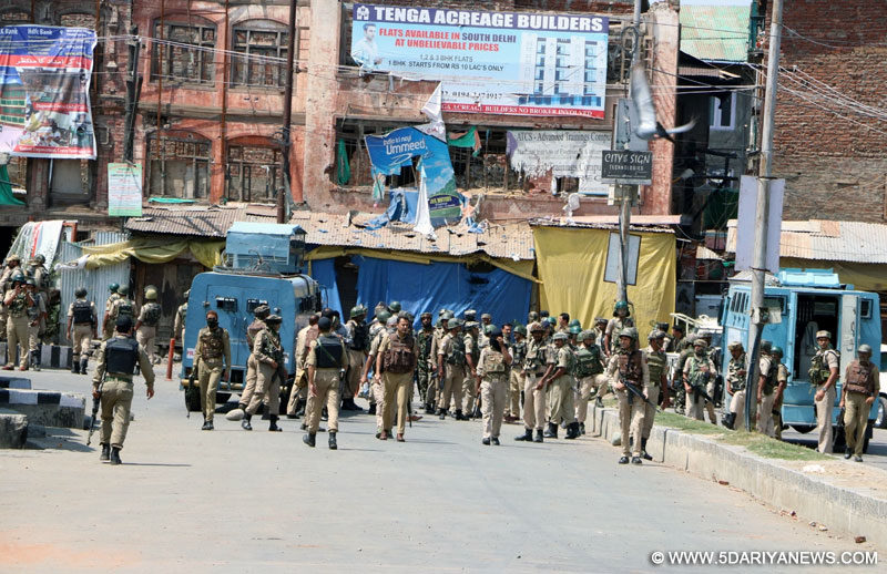 Security personnel during an encounter with militants who attacked security patrol in Srinagar killing a CRPF commandant and injuring nine paramilitary troopers and a local policeman on Aug 15, 2016. 