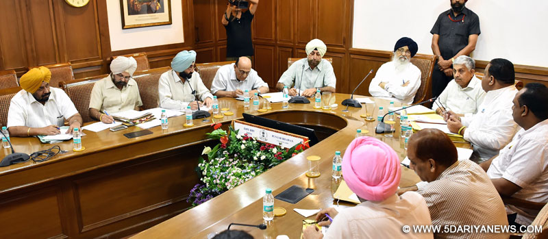 Punjab Chief Minister Mr. Parkash Singh Badal during a meeting with a delegation of Punjab Gau Sewa Commission at Punjab Bhawan, Chandigarh on Sunday.